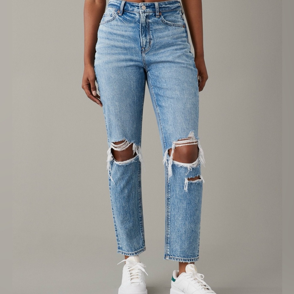 American Eagle Ripped Mom jeans
